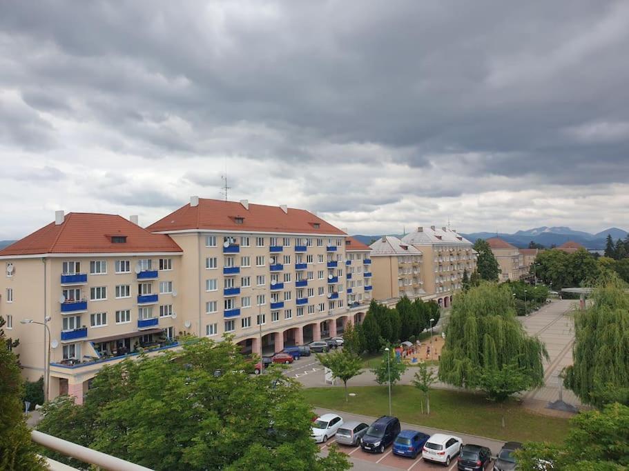 Mezonetovy Apartman V Centre Novej Dubnice Ilava Exterior photo